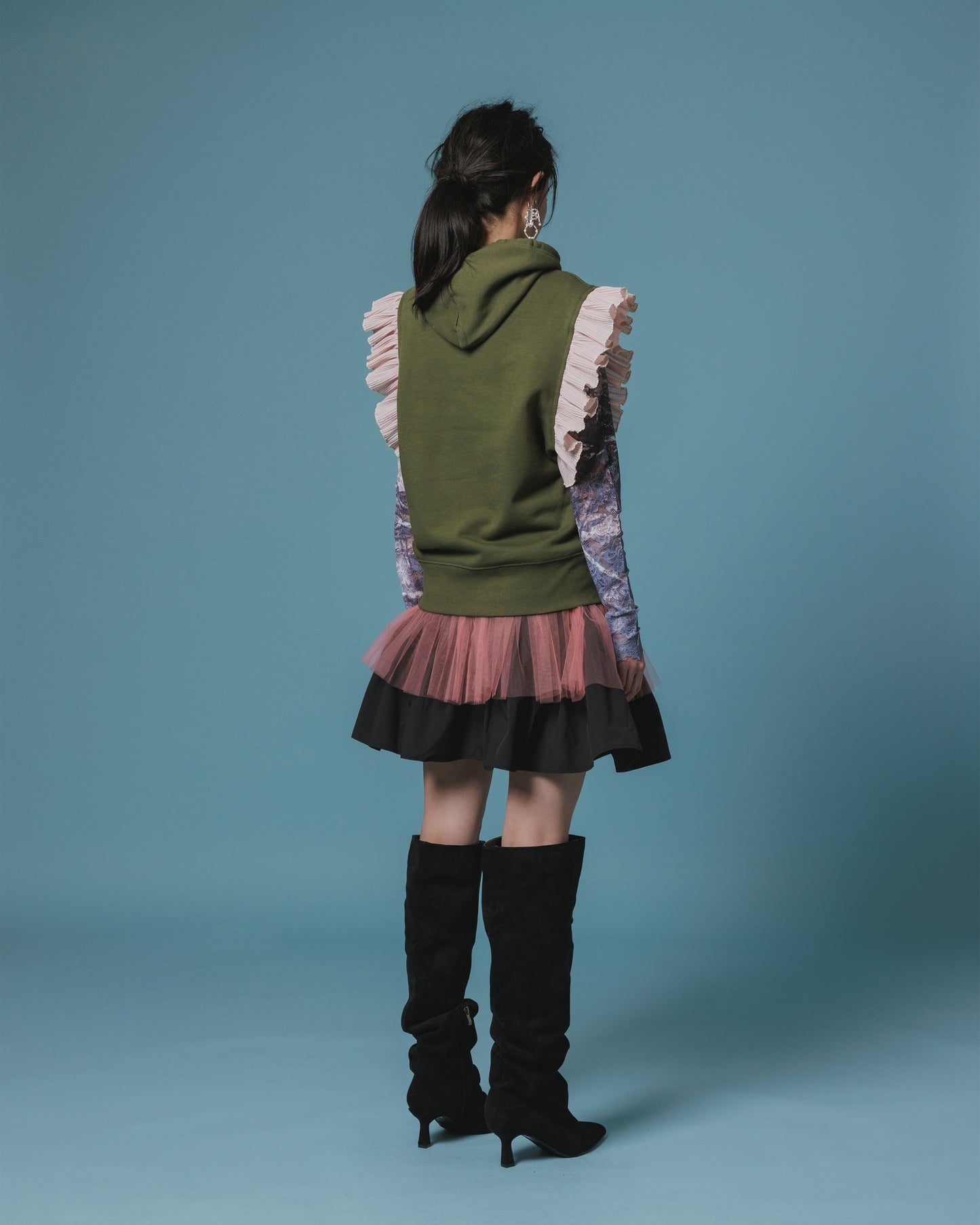 【Disney collection】FRILL SLEEVE HOODIE (KHAKI)