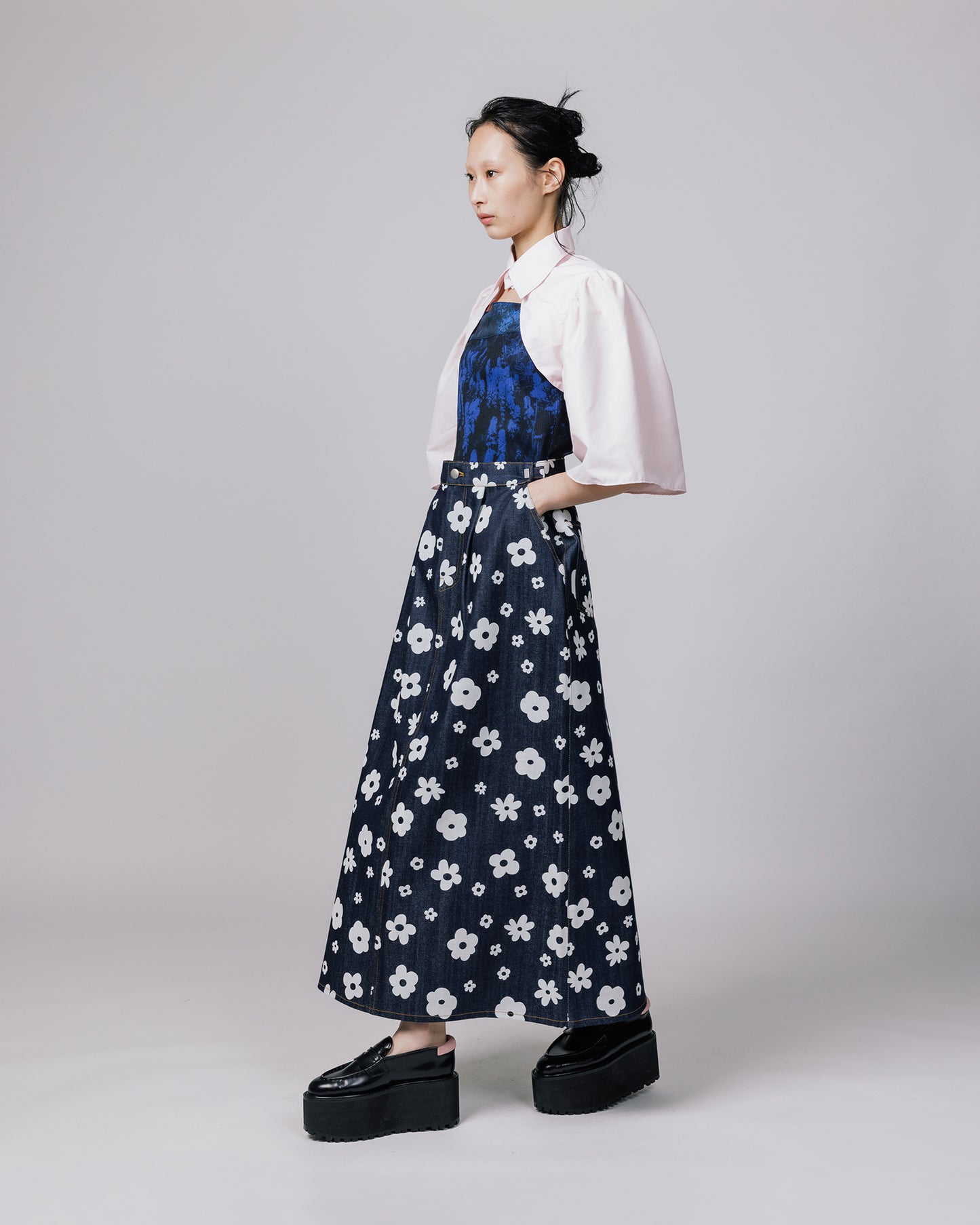 NON TOKYO / FLOKING FLOWER DENIM SKIRT (INDIGO) / 〈ノントーキョー〉フロッキーフラワーデニムスカート  (インディゴ)